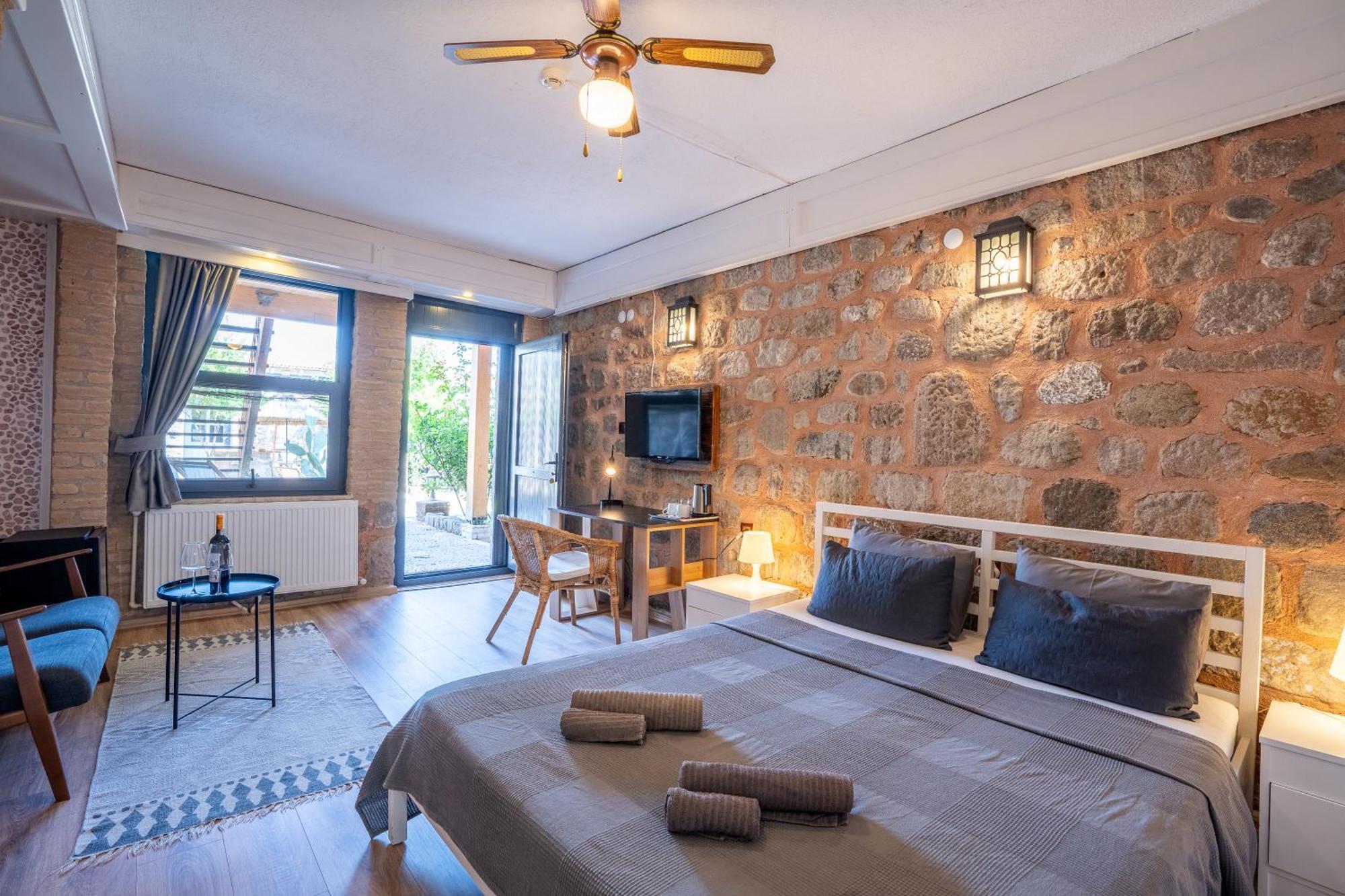 Attalos Suites Hotel Bergama Exterior photo